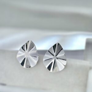 Brinco em Prata 925 Gota Orgânico