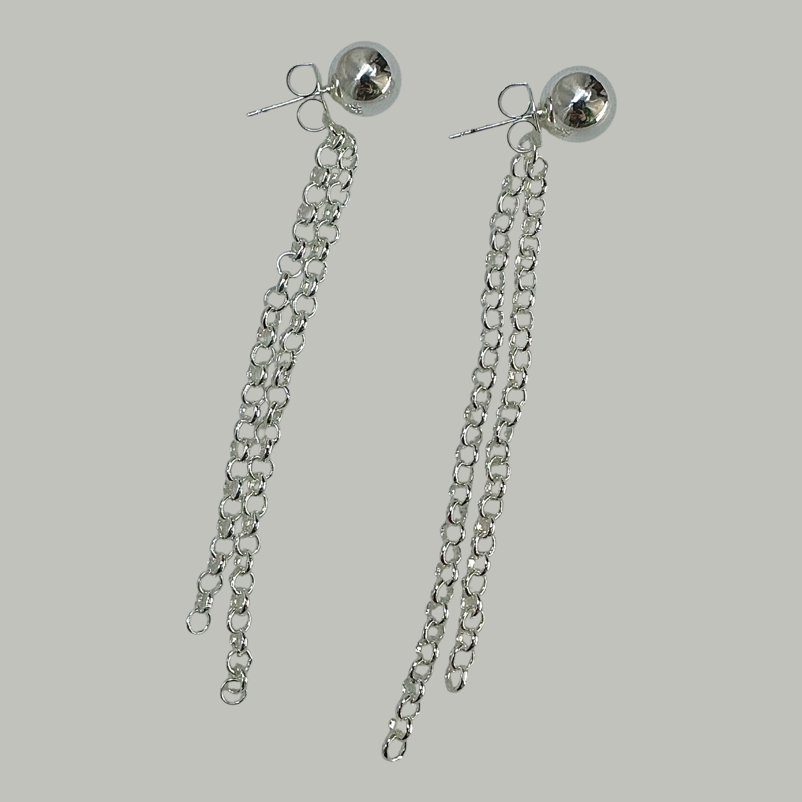 BRINCO ESFERA COM ELO PORTUGUÊS DUPLO - BANHO DE PRATA